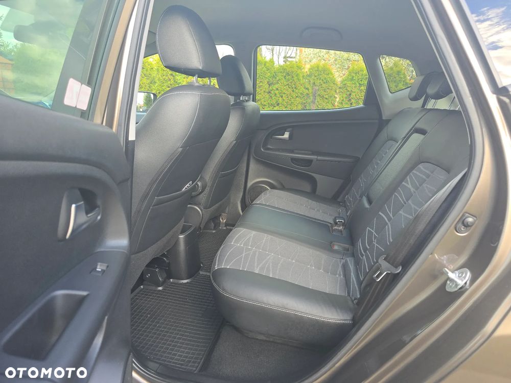 Kia Venga 1.4 Business Line - 9