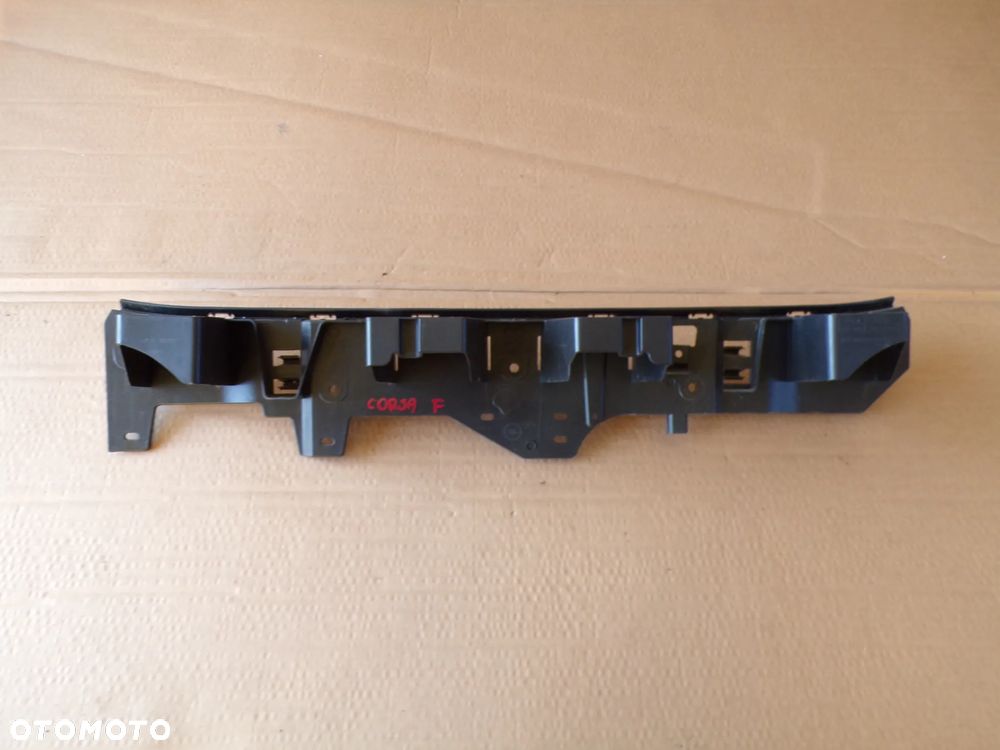 ŚLIZG ZDERZAKA TYŁ OPEL CORSA F 9829543480