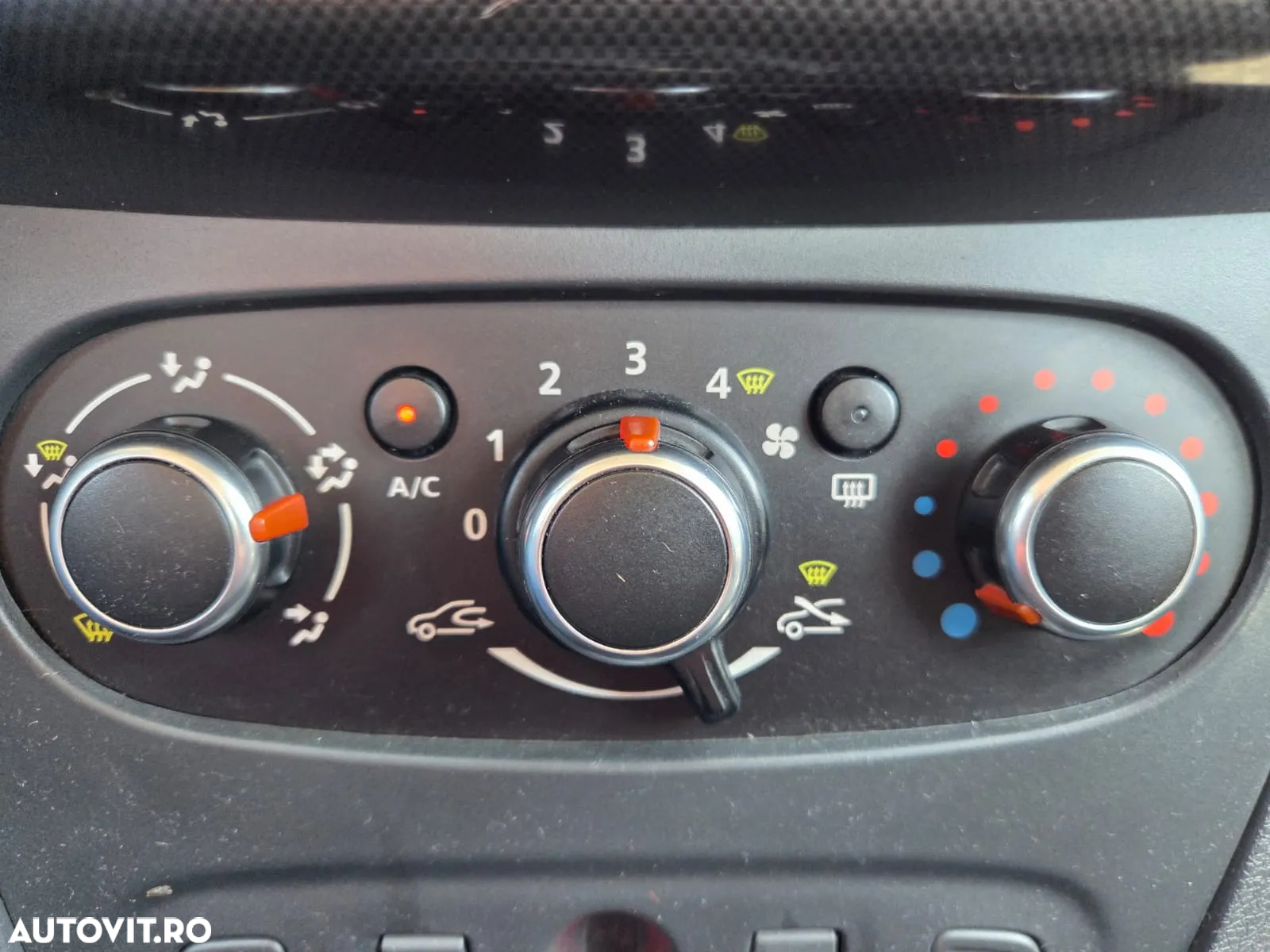 Dacia Logan 1.0 SCe Ambiance - 13