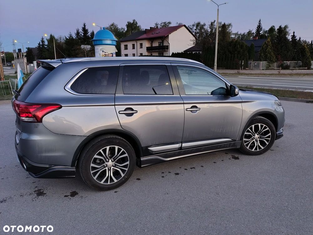 Mitsubishi Outlander - 8