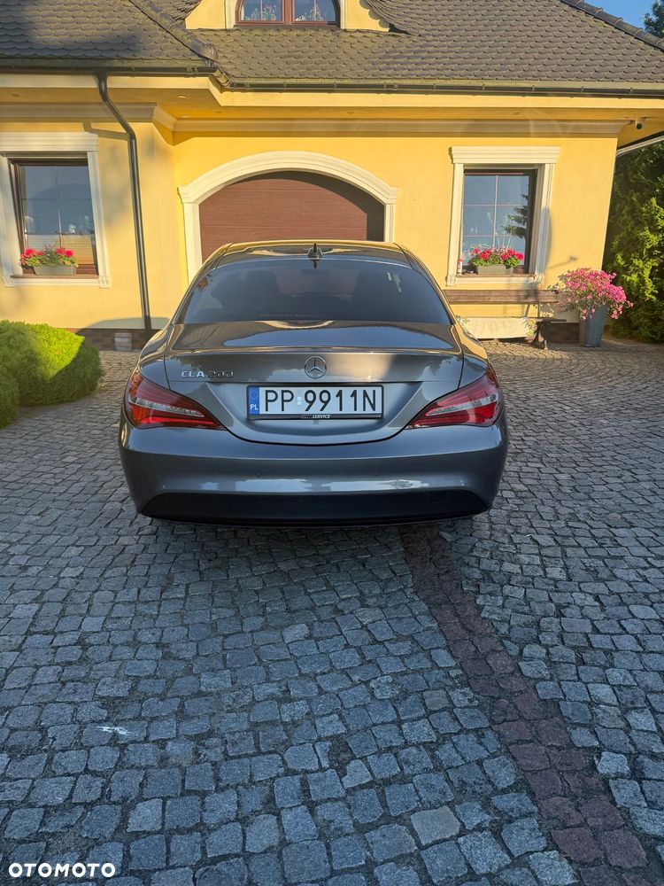 Mercedes-Benz CLA 200 7G-DCT - 4