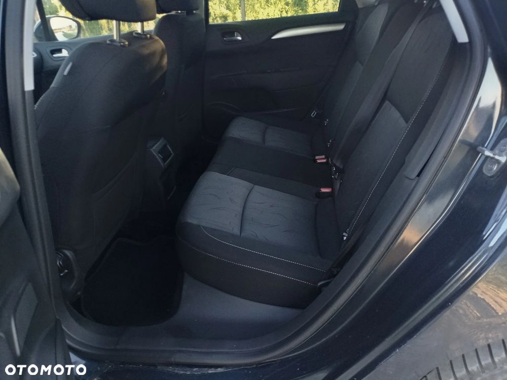 Citroën C4 1.6 HDi Magic - 12