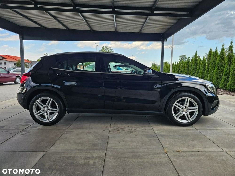 Mercedes-Benz GLA - 10