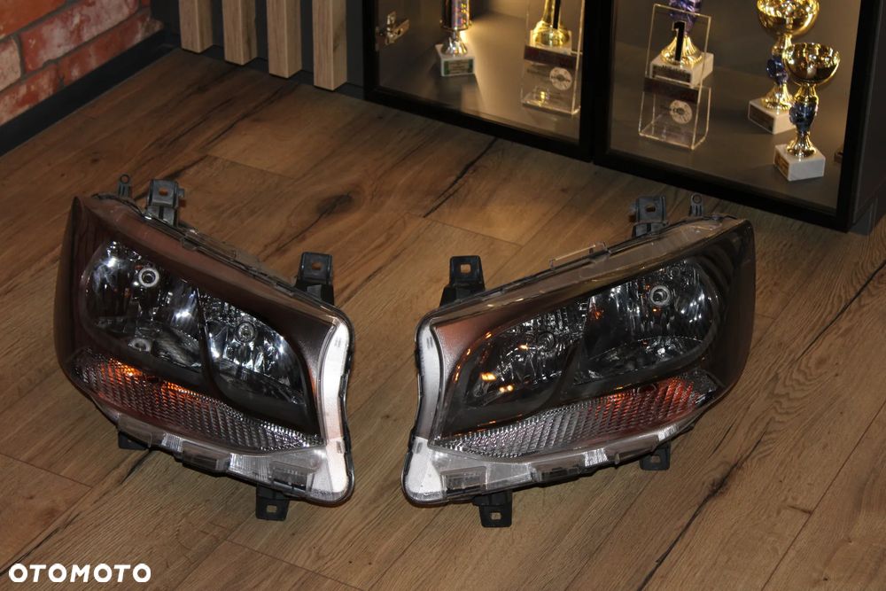 Reflektory Mercedes-Benz Sprinter 910 - 7