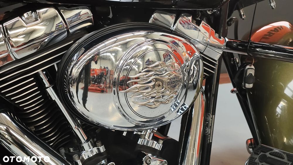 Harley-Davidson Softail Springer Classic - 24