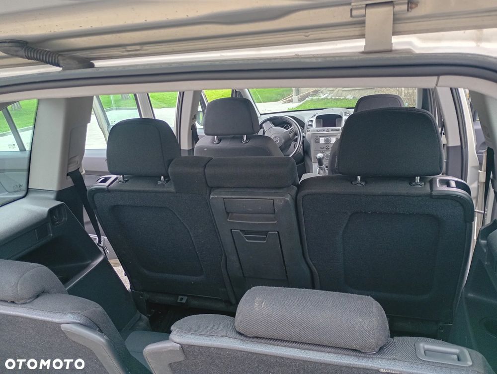 Opel Zafira 1.9 CDTI - 9
