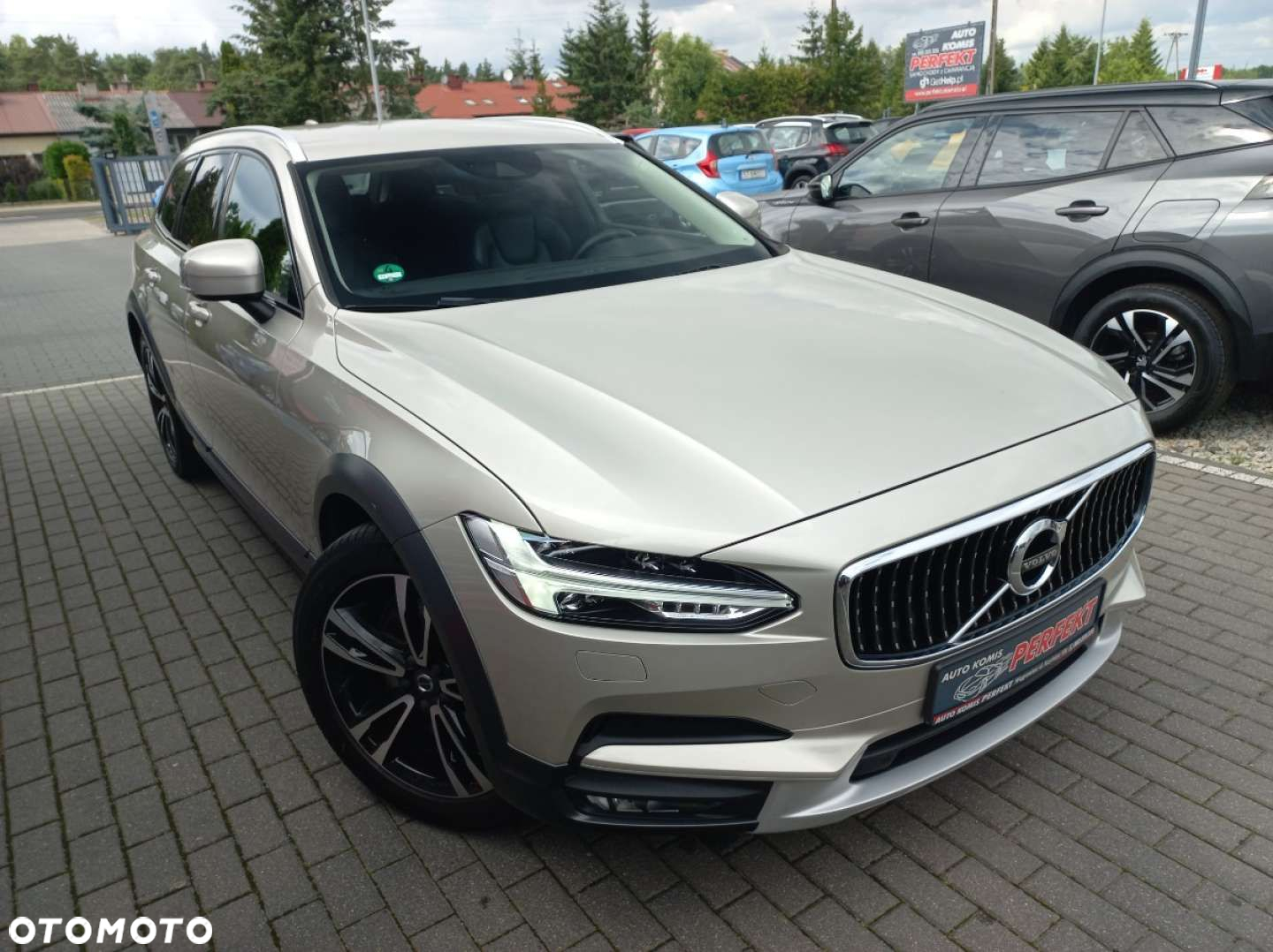 Volvo V90 Cross Country - 4