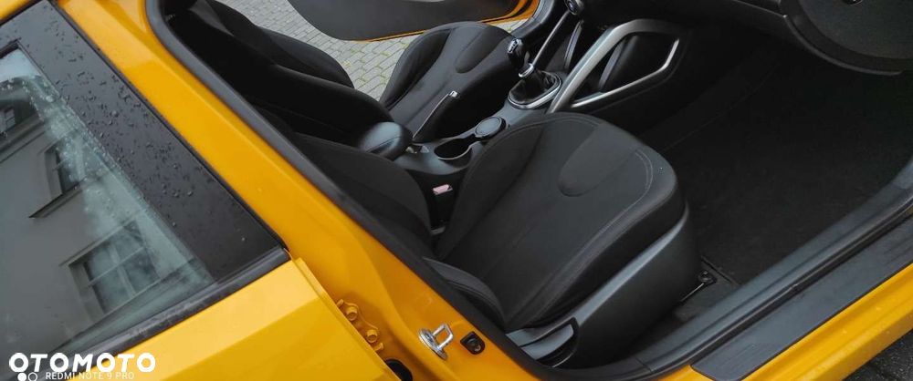 Hyundai Veloster - 29