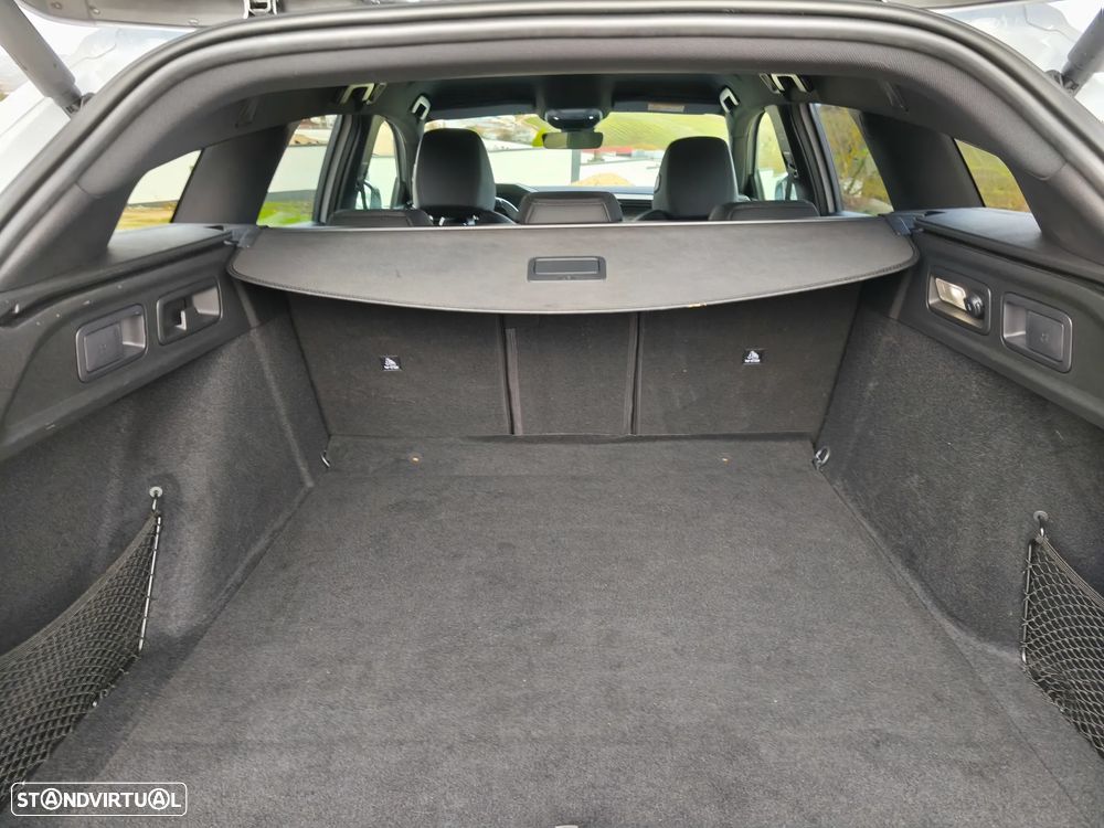 Peugeot 308 SW 225 e-EAT8 GT - 31