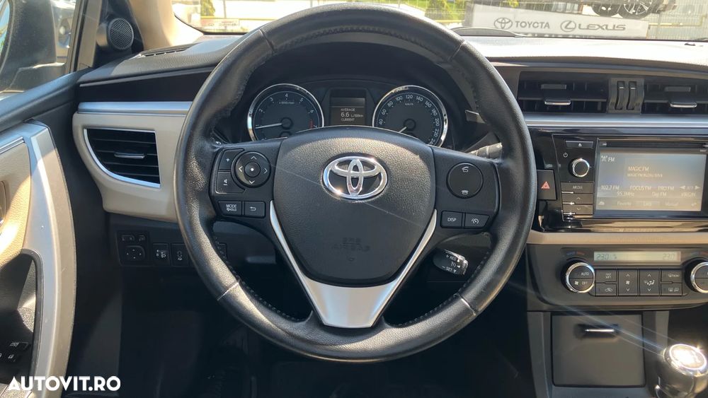 Toyota Corolla 1.6 Valvematic Sol - 9