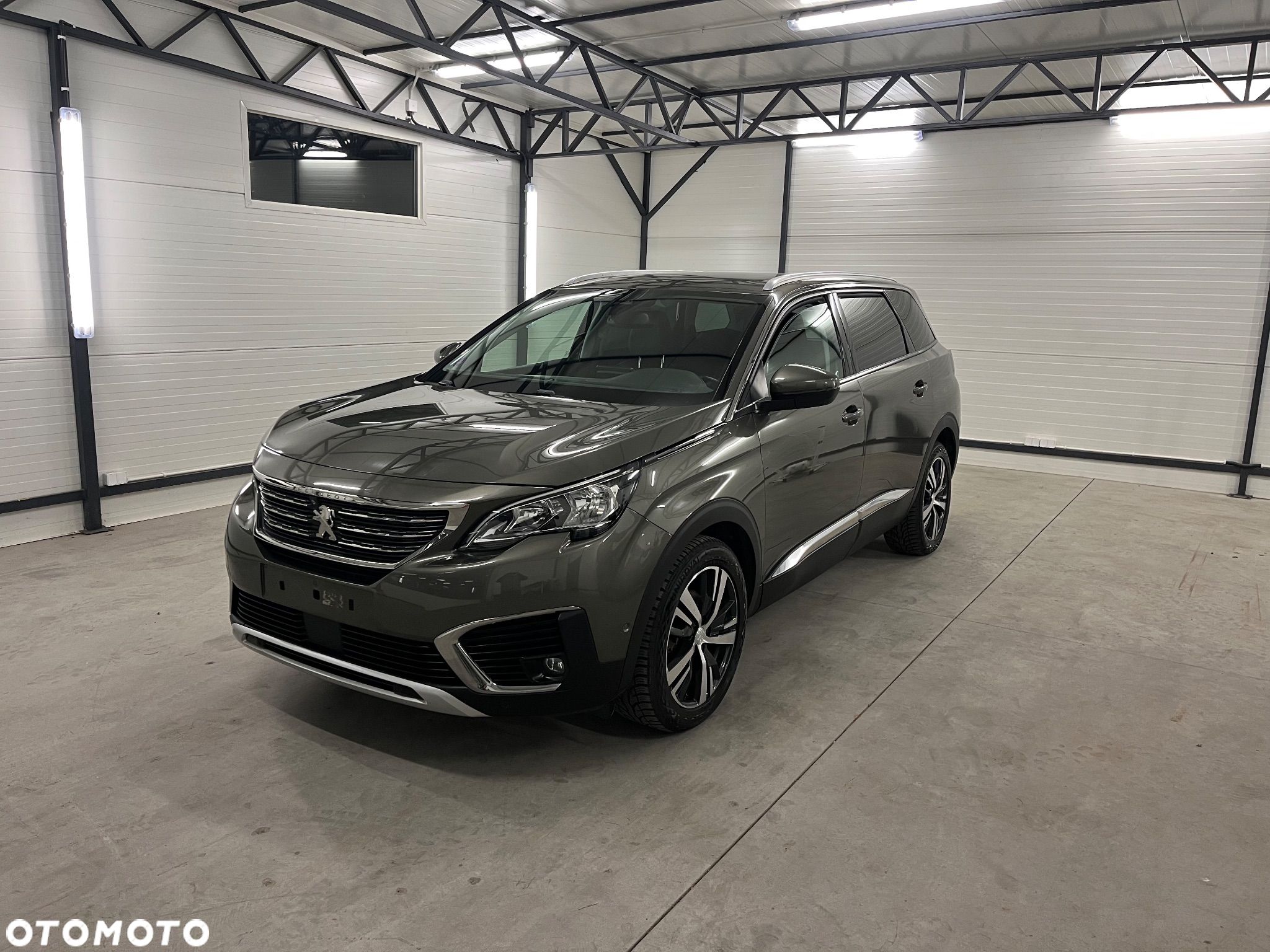 Peugeot 5008 PureTech 130 EAT8 Stop & Start Allure Business-Paket - 1