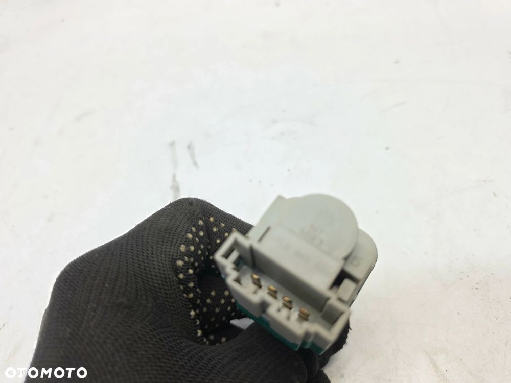 CZUJNIK HAMULCA STOP AUDI Q7 4L 7L6945511C - 3