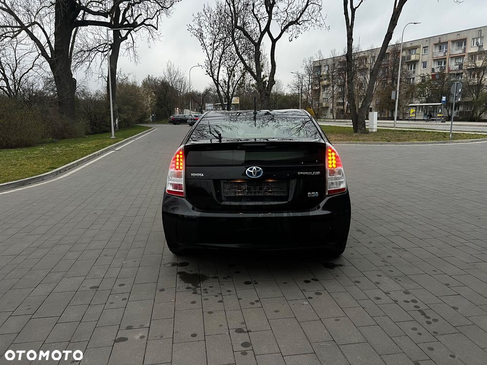 Toyota Prius (Hybrid) Comfort - 4