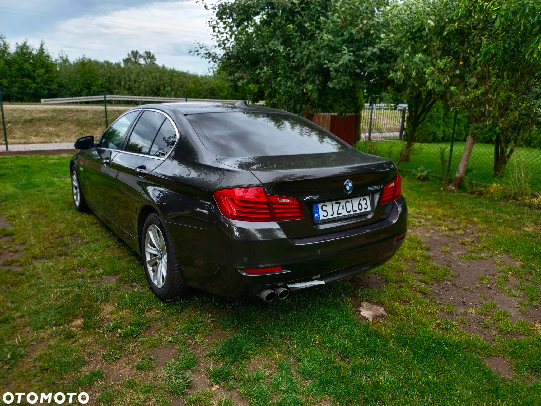 BMW Seria 5 528i xDrive Luxury Line - 9