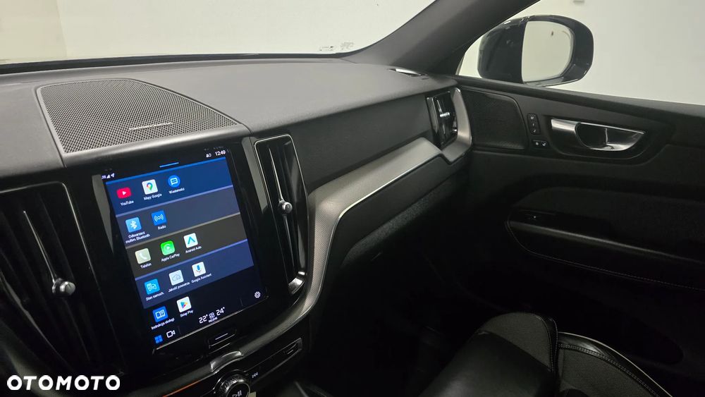 Volvo XC 60 B4 D Plus Dark - 29