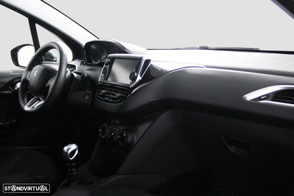 Peugeot 208 1.2 PureTech Active - 12
