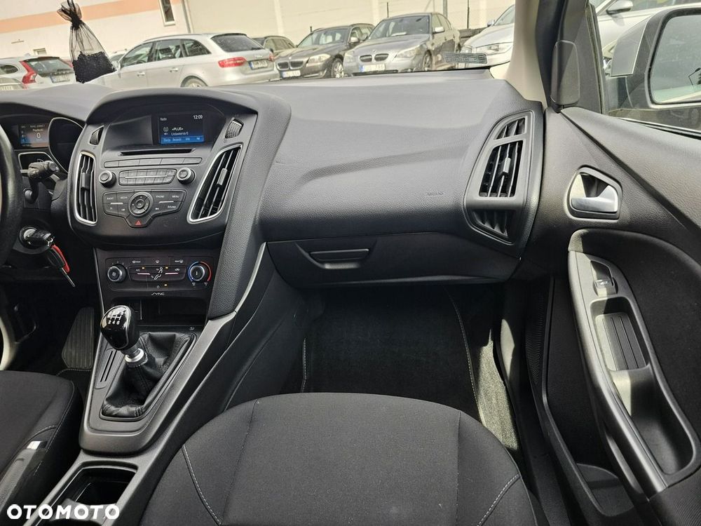 Ford Focus 1.6 TDCi DPF Ambiente - 34