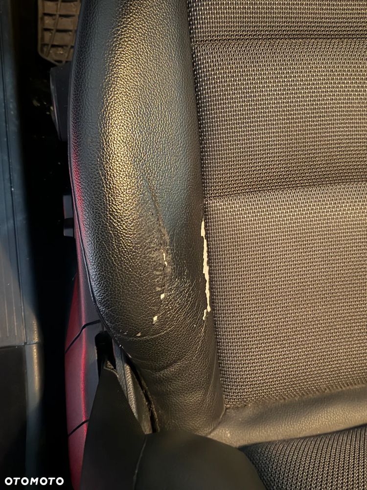 Mercedes-Benz Klasa C 220 CDI BlueEff 4-Matic Avantgarde - 13