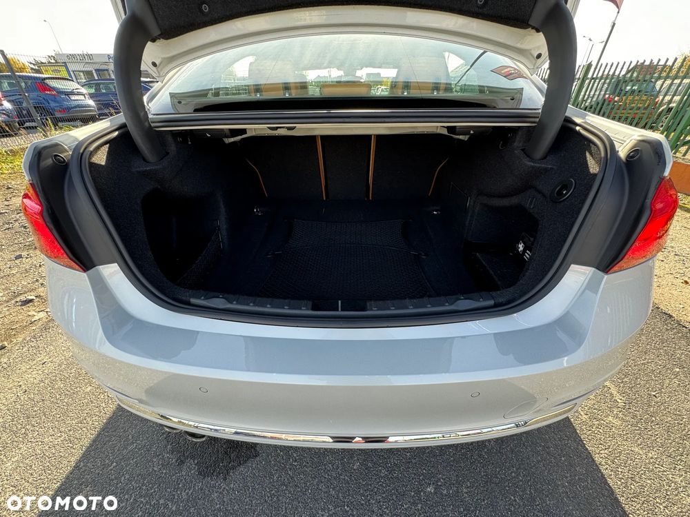 BMW Seria 3 320d Luxury Line - 15