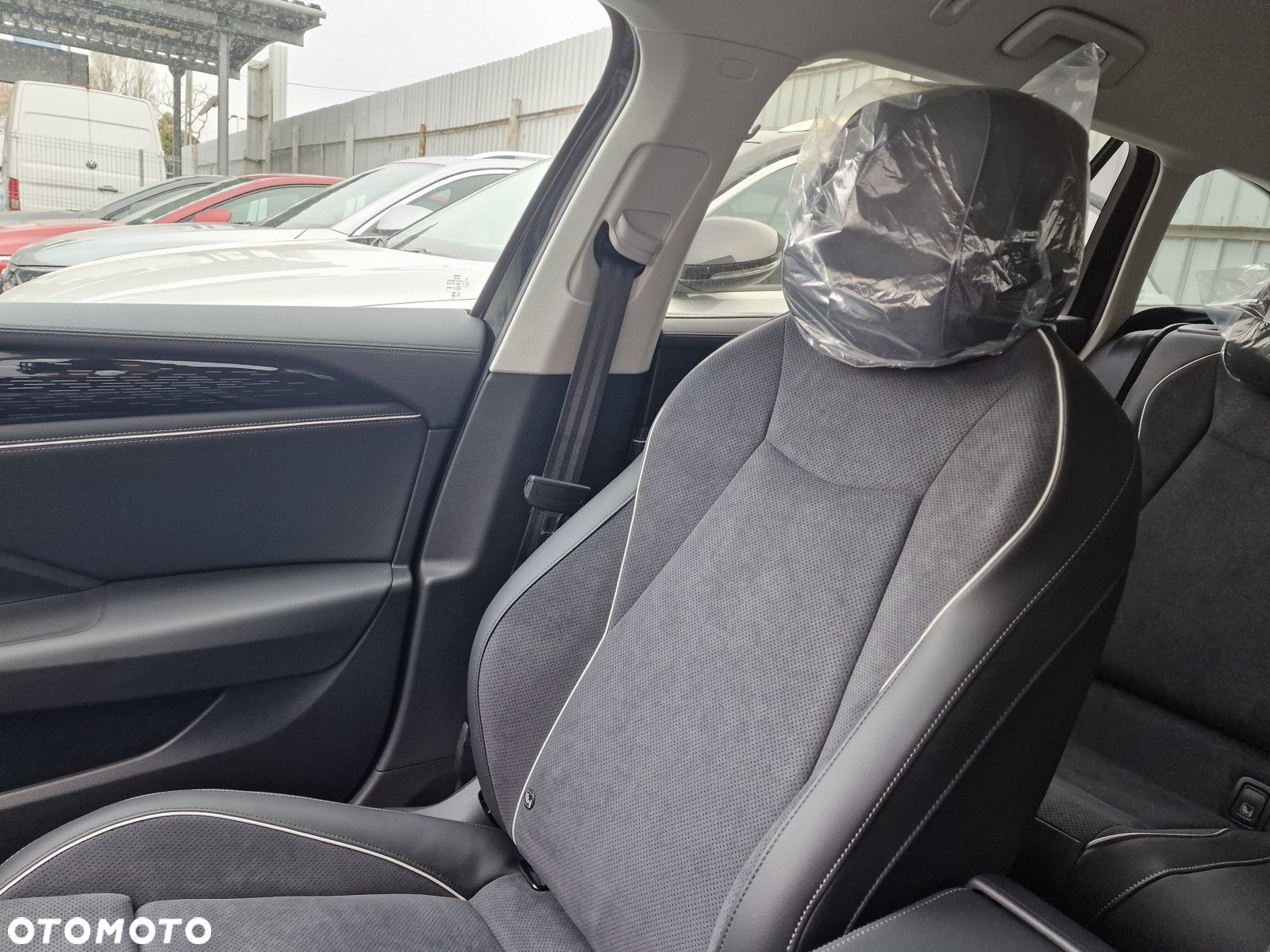 Volkswagen Passat - 32