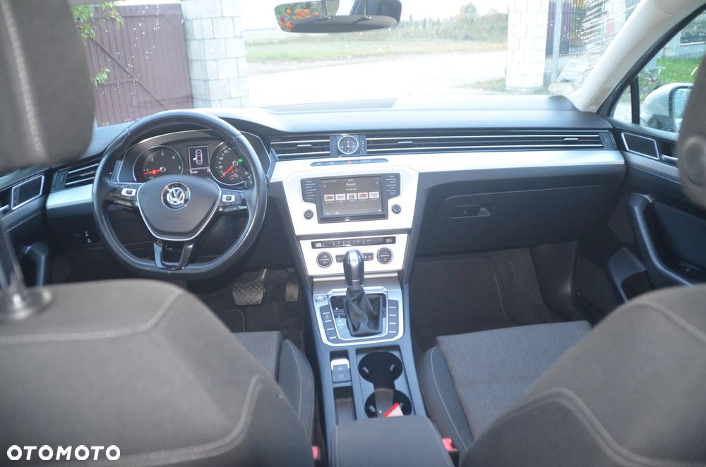 Volkswagen Passat 1.6 TDI SCR DSG Business - 13