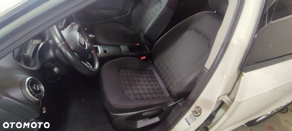 Audi A3 Sportback - 11