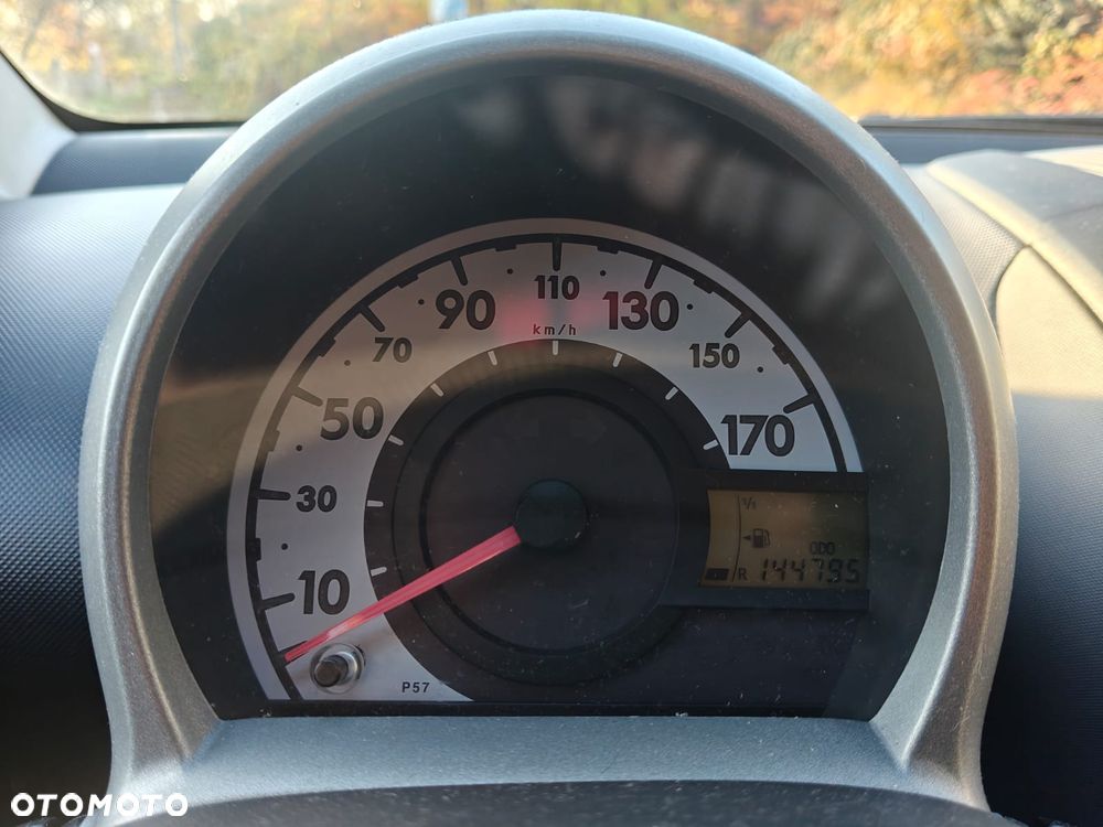 Peugeot 107 1.0 Happy - 29