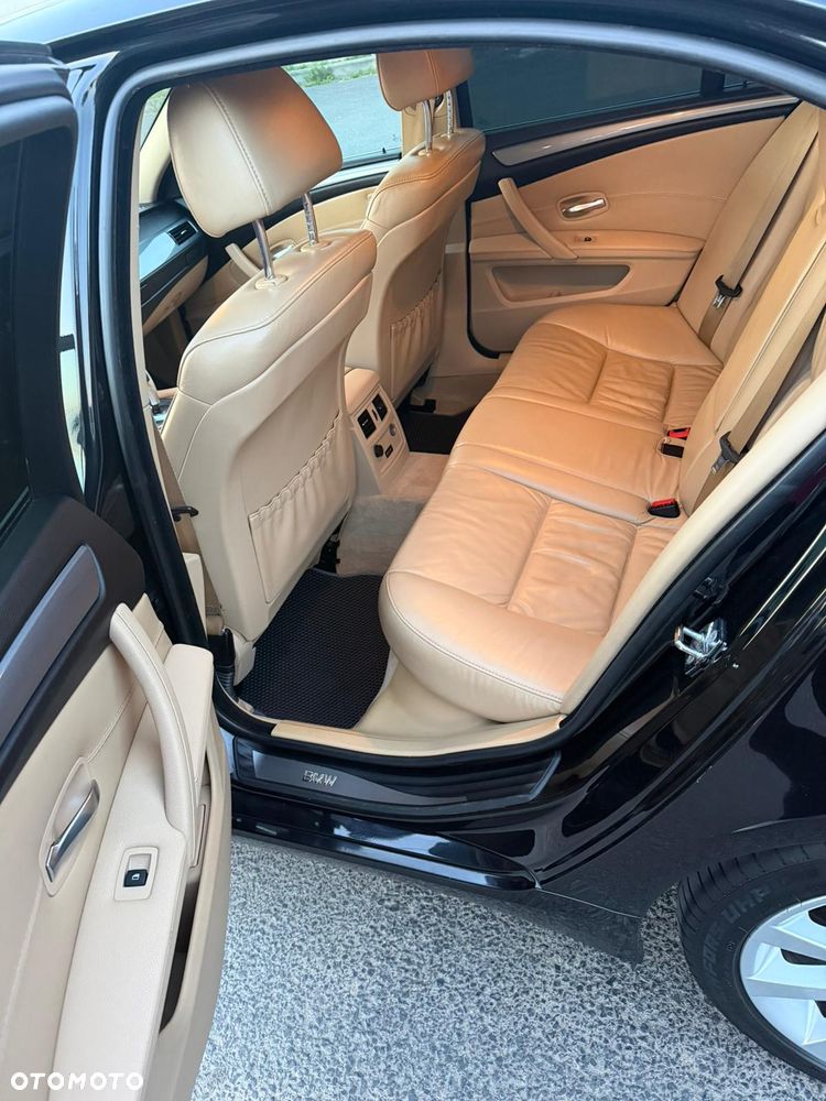 BMW Seria 5 525i - 10