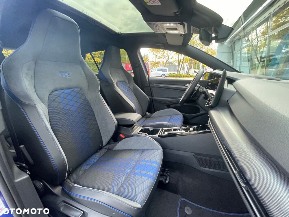 Volkswagen Golf - 11