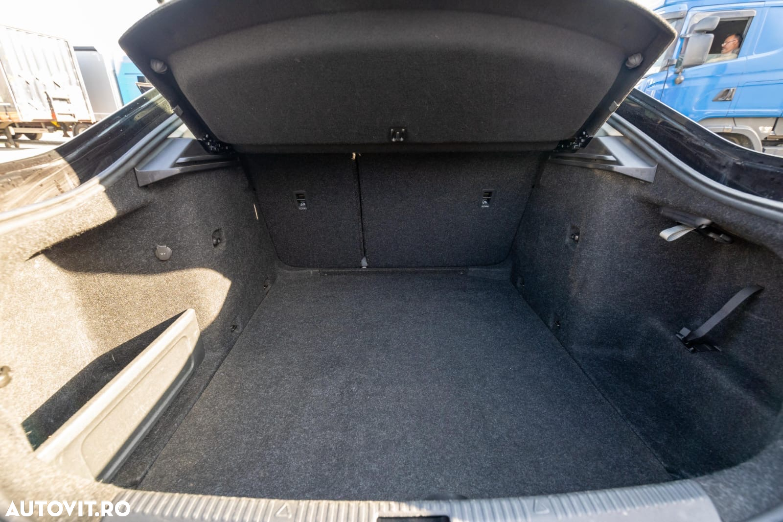 Skoda Octavia 1.6 TDI DSG Ambition - 27