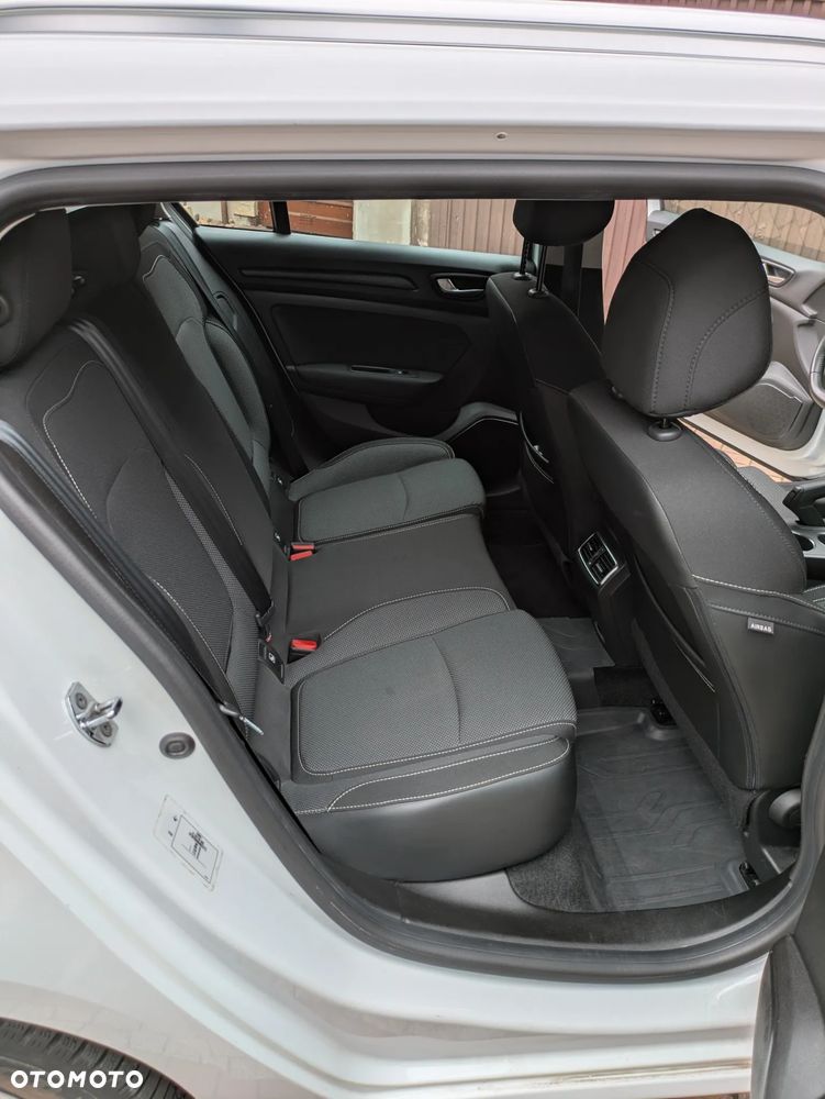 Renault Megane 1.5 Blue dCi Intens - 17