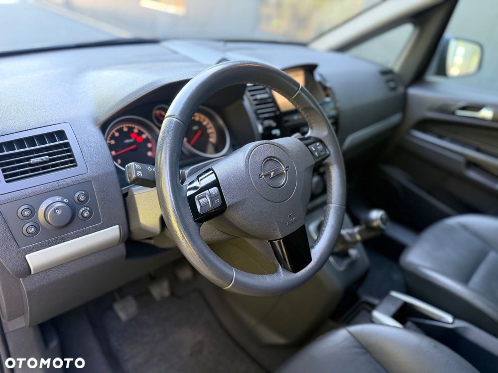 Opel Zafira 1.8 Innovation 110 Jahre - 25