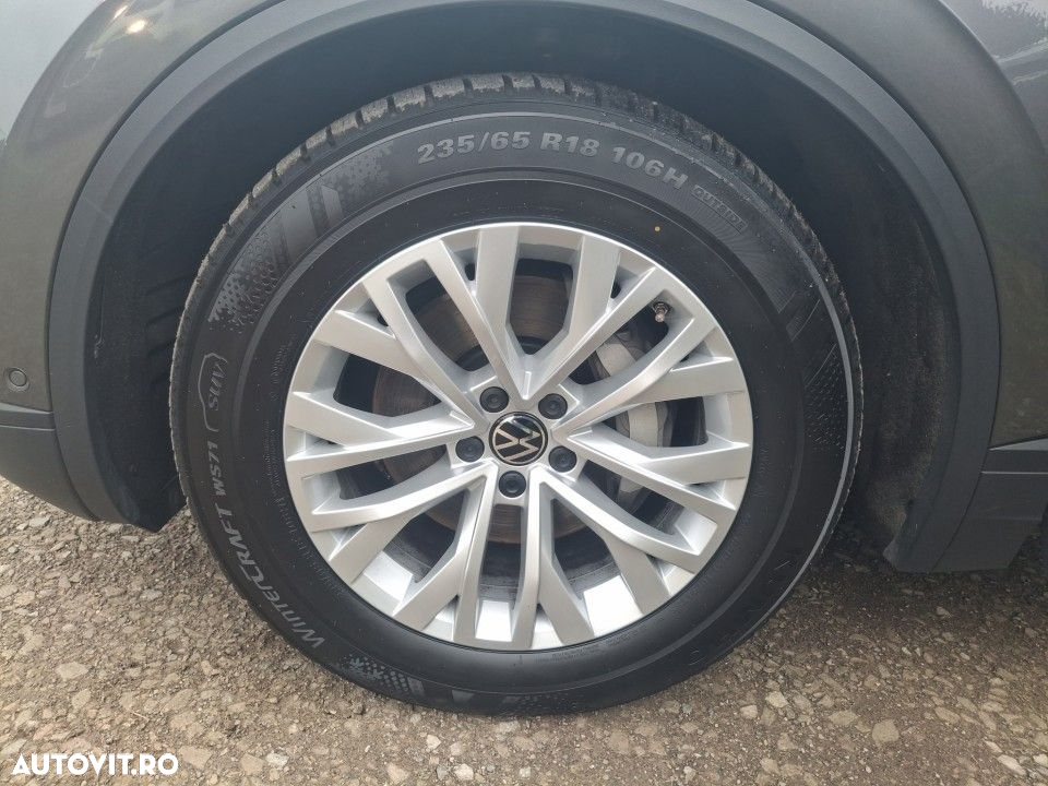 Volkswagen Touareg - 21