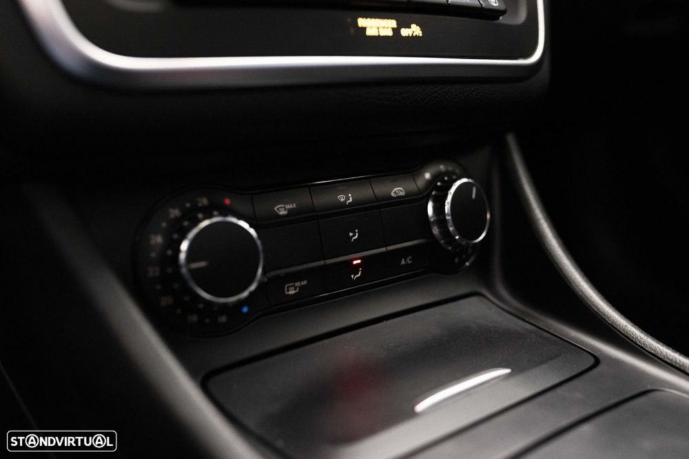 Mercedes-Benz CLA 200 d Shooting Brake AMG Line Aut. - 33