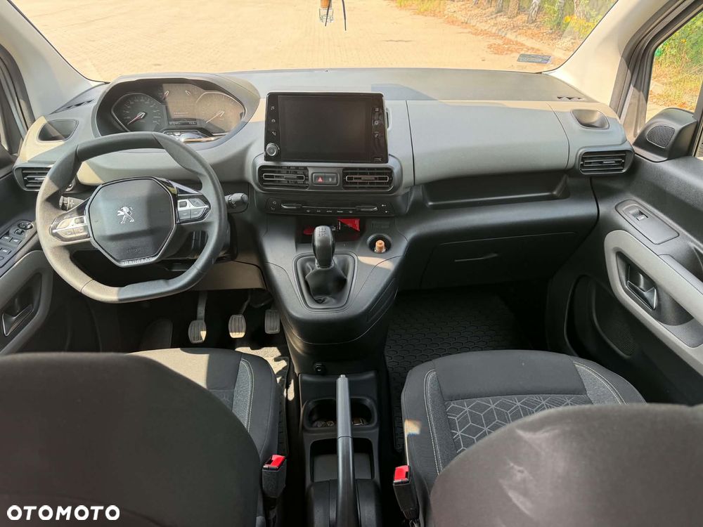 Peugeot Rifter - 8
