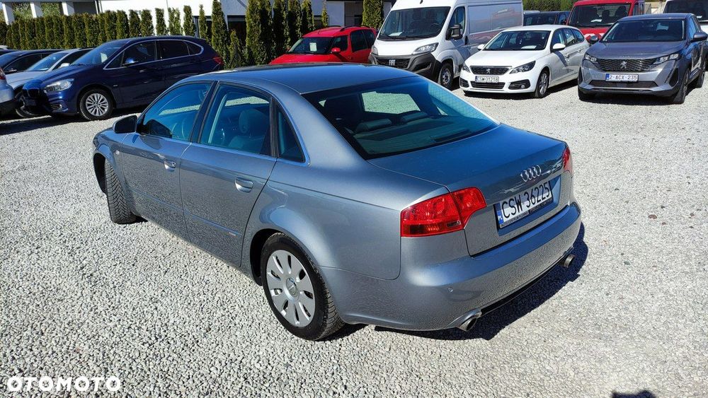 Audi A4 Limousine - 12
