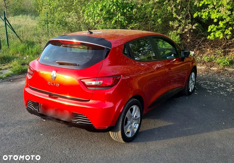 Renault Clio 1.2 16V 75 Expression - 11