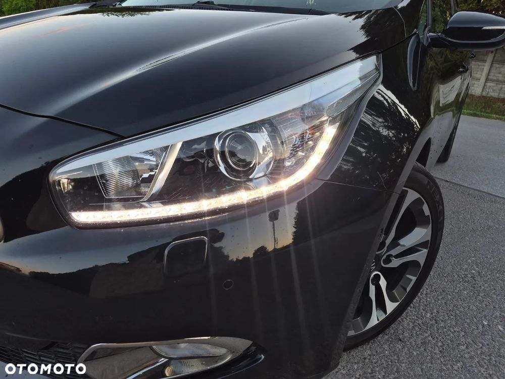 Kia Ceed 1.6 CRDi 128 Platinum Edition - 31