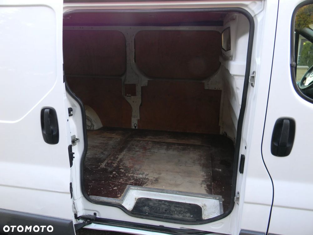 Opel Vivaro - 11