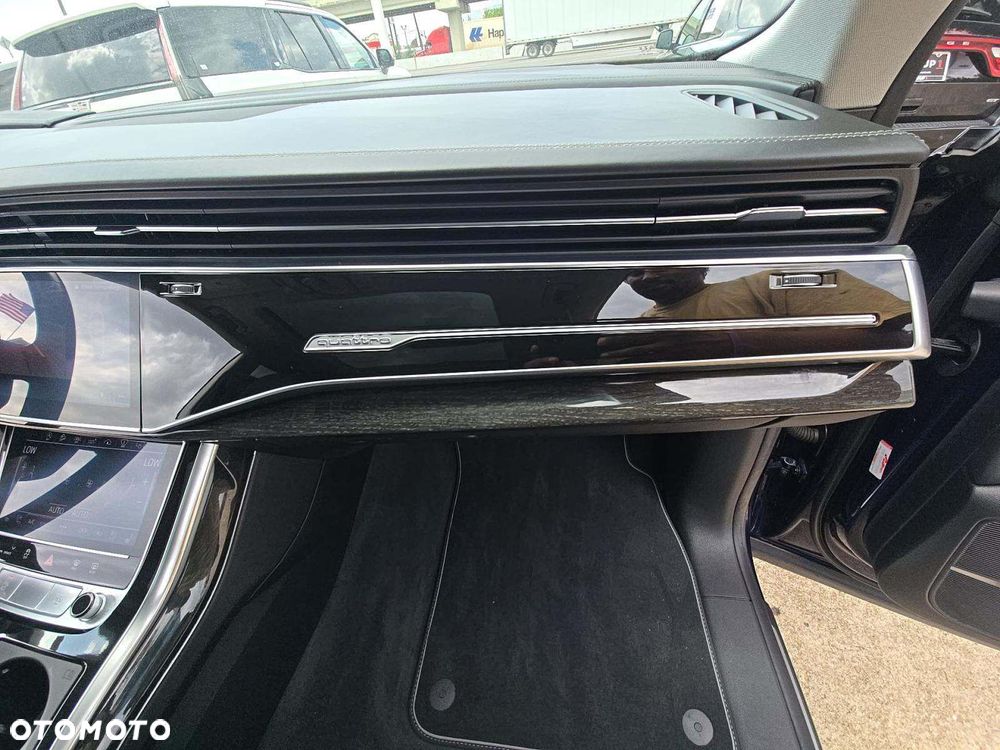 Audi Q8 55 TFSI mHEV Quattro Tiptronic - 4