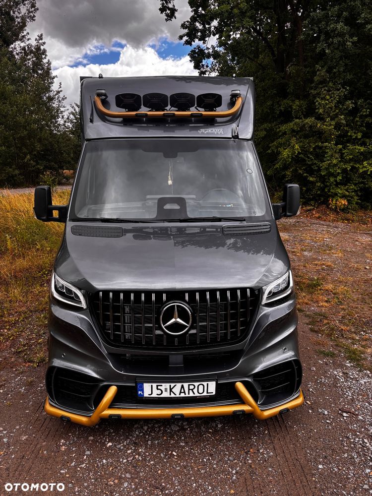 Mercedes-Benz Sprinter - 2