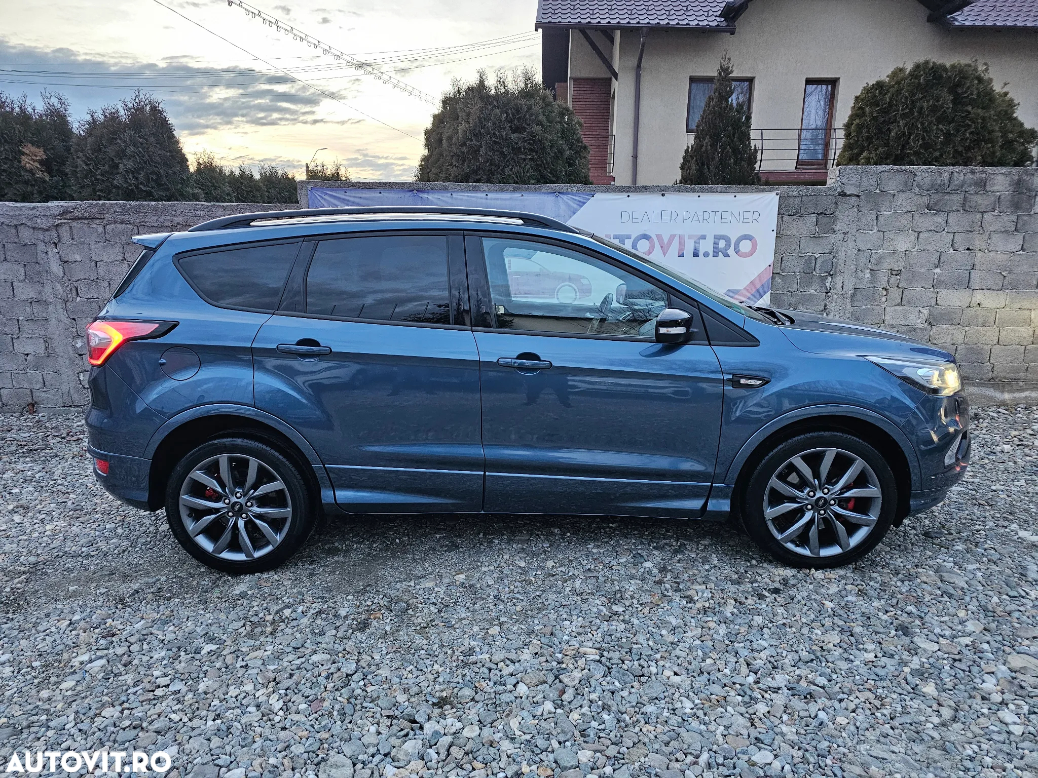 Ford Kuga - 3