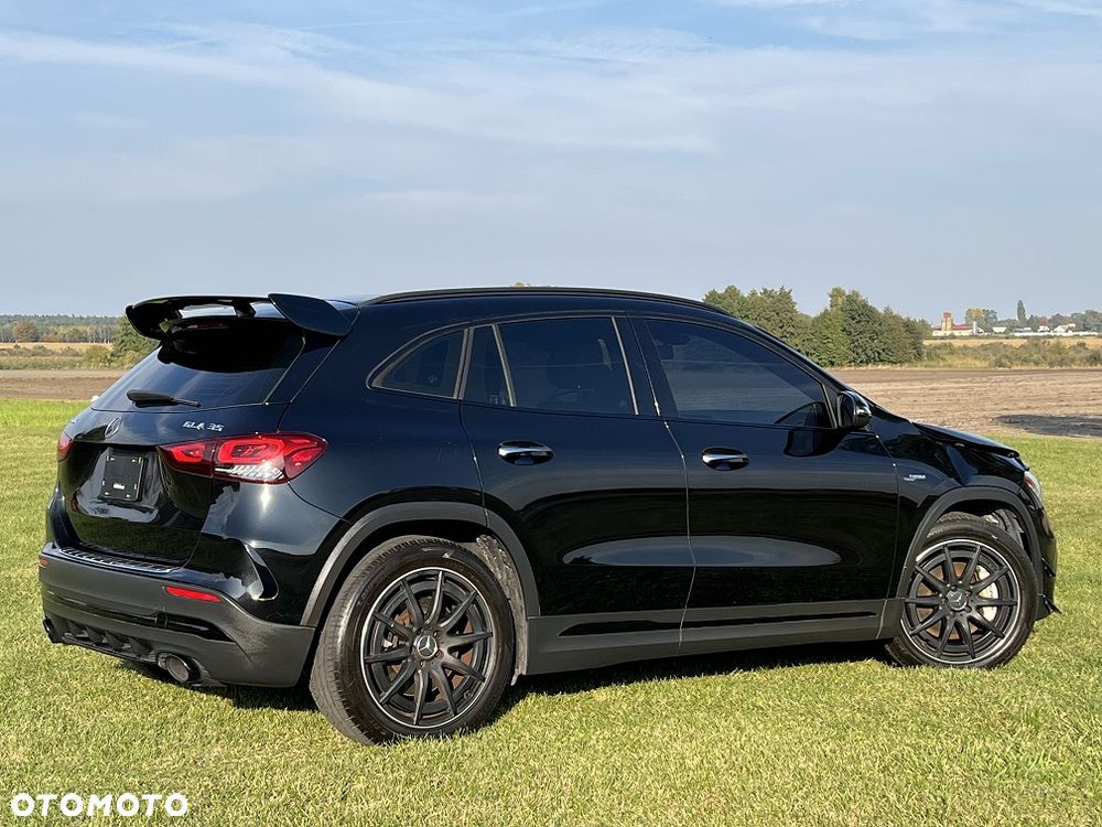 Mercedes-Benz GLA - 4