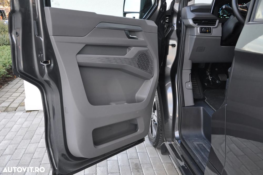 Volkswagen Caravelle - 13