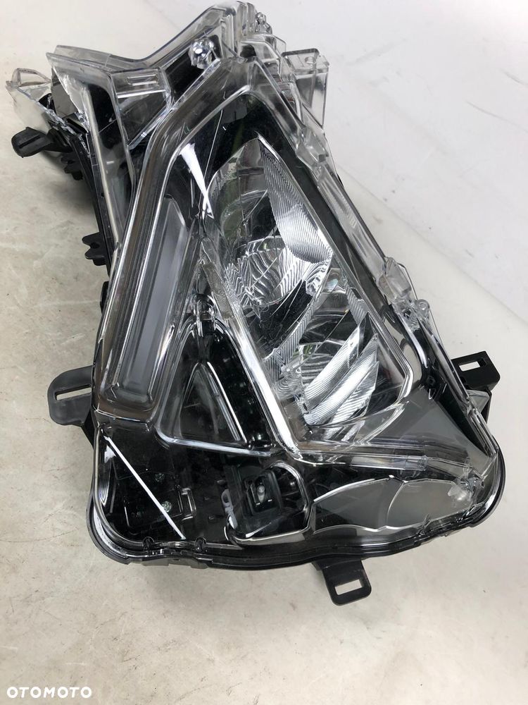 Yamaha X-MAX 125 250 300 23-  Lampa Reflektor Przód - 2