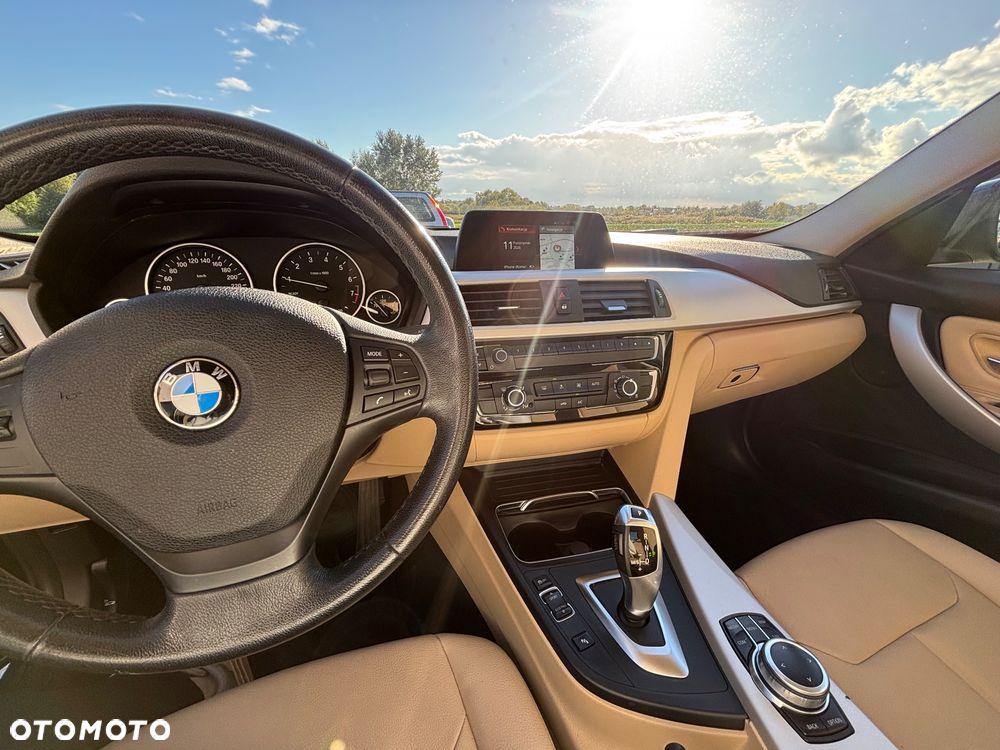 BMW 318I 2018 photo 3