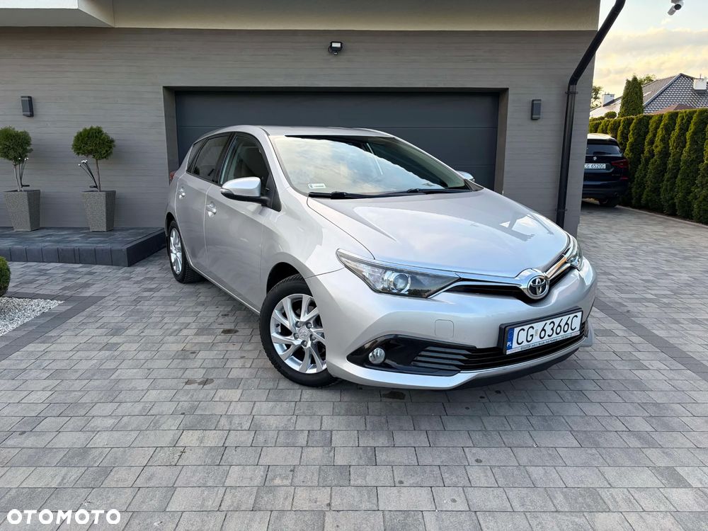 Toyota Auris 1.6 Premium - 11