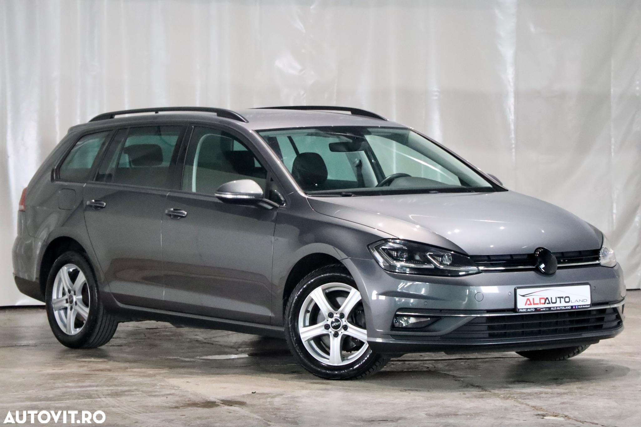 Volkswagen Golf 1.6 TDI DSG Comfortline - 3