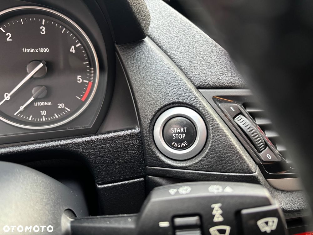 BMW X1 sDrive16d Sport Line - 28