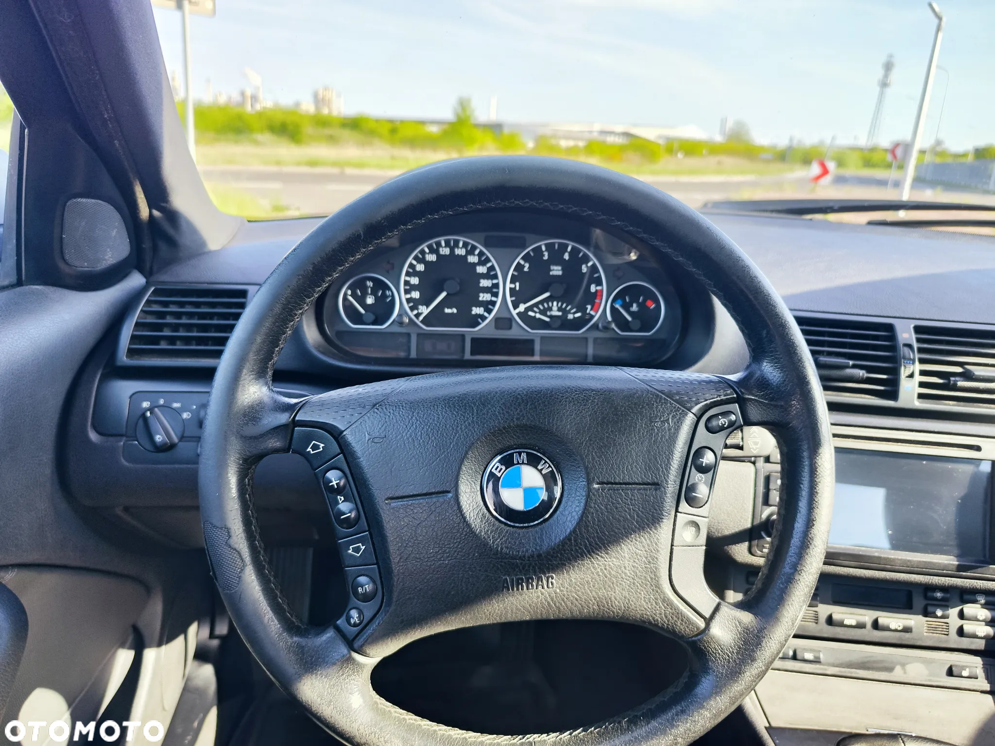 BMW Seria 3 330i - 16
